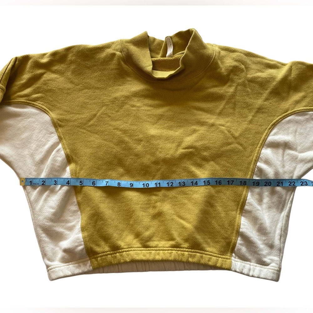 FP Movement Patched Up Pullover
Sweatshirt Honey Wheat Combo small - Picture 7 of 13
